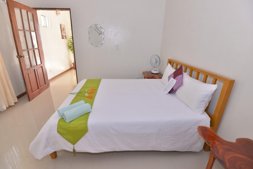 Lanas Beach Resort Romblon Island Cameră foto