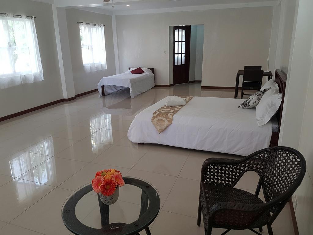 Lanas Beach Resort Romblon Island Cameră foto