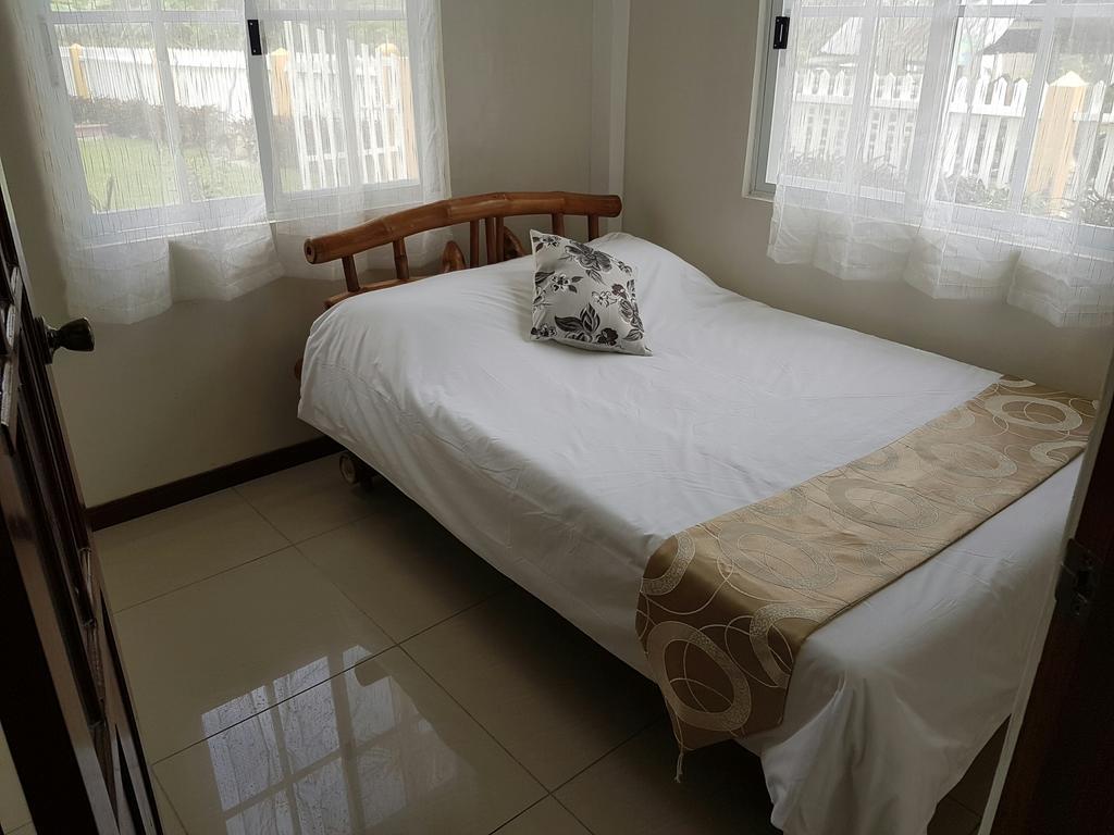 Lanas Beach Resort Romblon Island Cameră foto